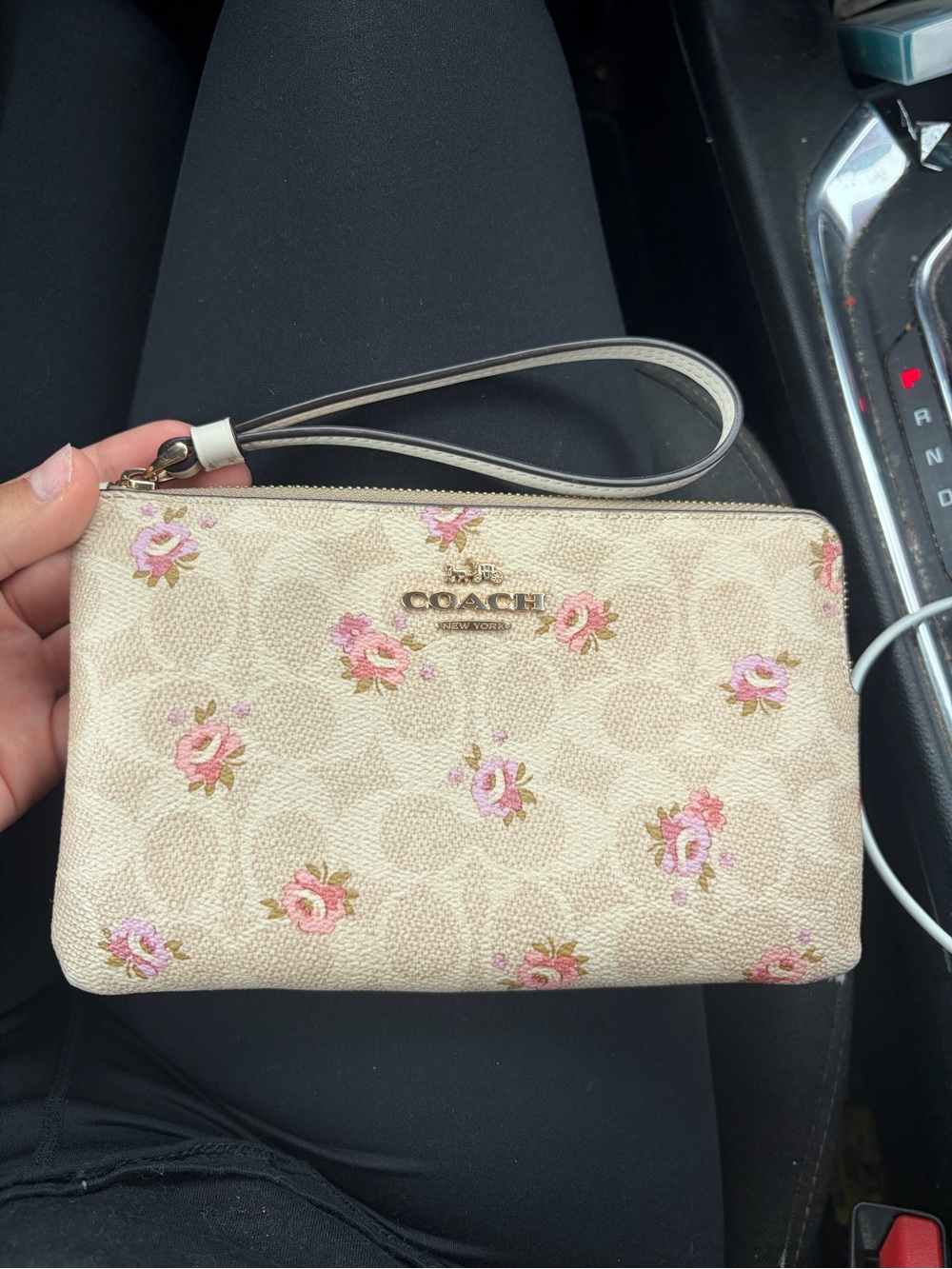 COACH Cream Floral Signature Wristlet with Gold Logo - Picture 1 of 3